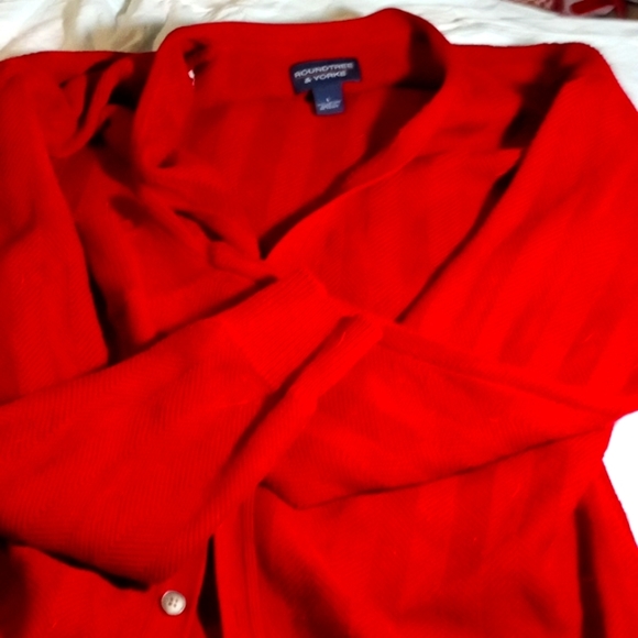Red cotton  cardigan. - Picture 2 of 3